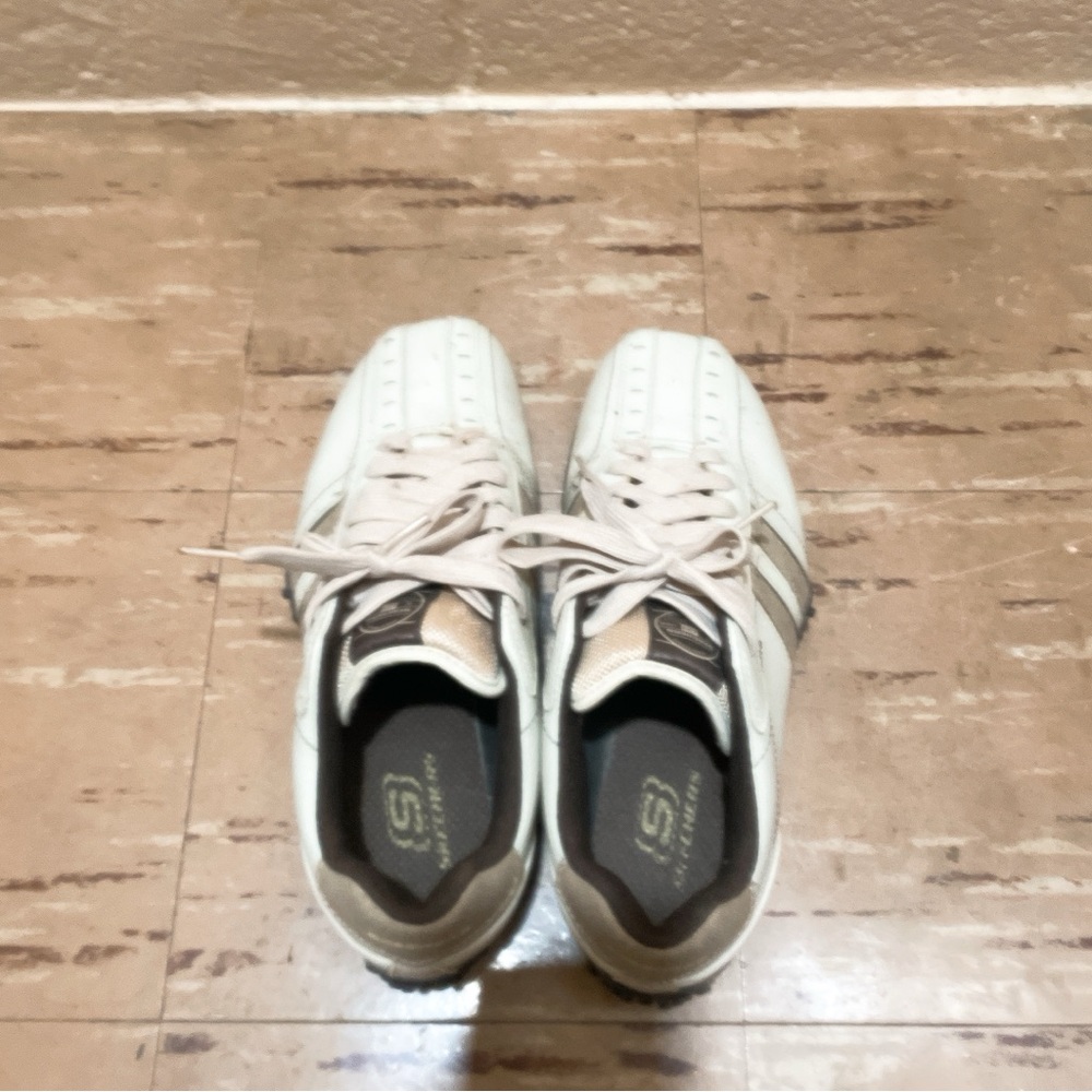 Men’s Low Top leather off white, lace up Sketchers Sneaker. US size 8 - Picture 3 of 7
